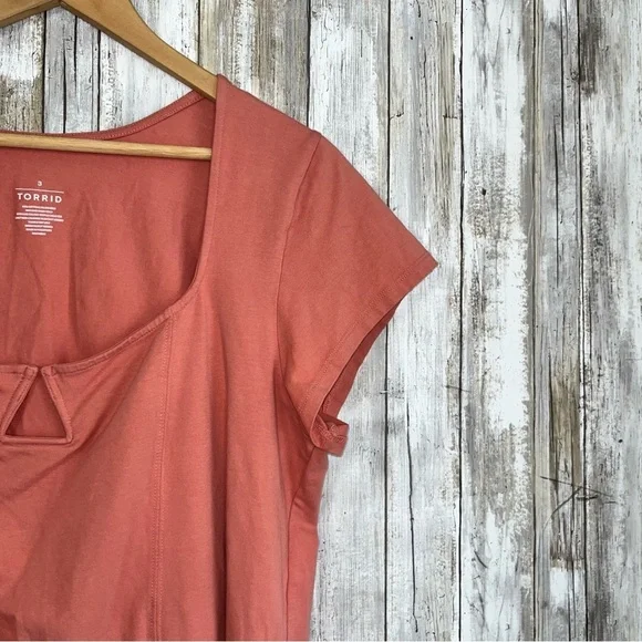 Torrid Foxy Notch Neck Top 3X Coral Pink Cap Sleeve Tee Stretch Casual Plus Size - Picture 4 of 5